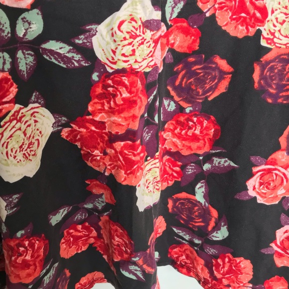 Element Rose Mini Skirt NWOT Size Large - Picture 4 of 5